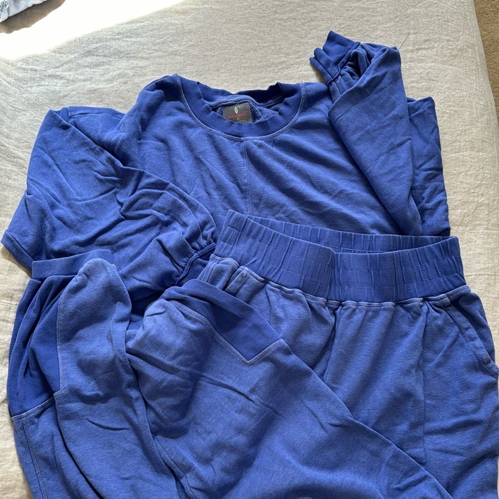 Blue FP Movement Set - cropped sweatshirt and high-waisted jogger
